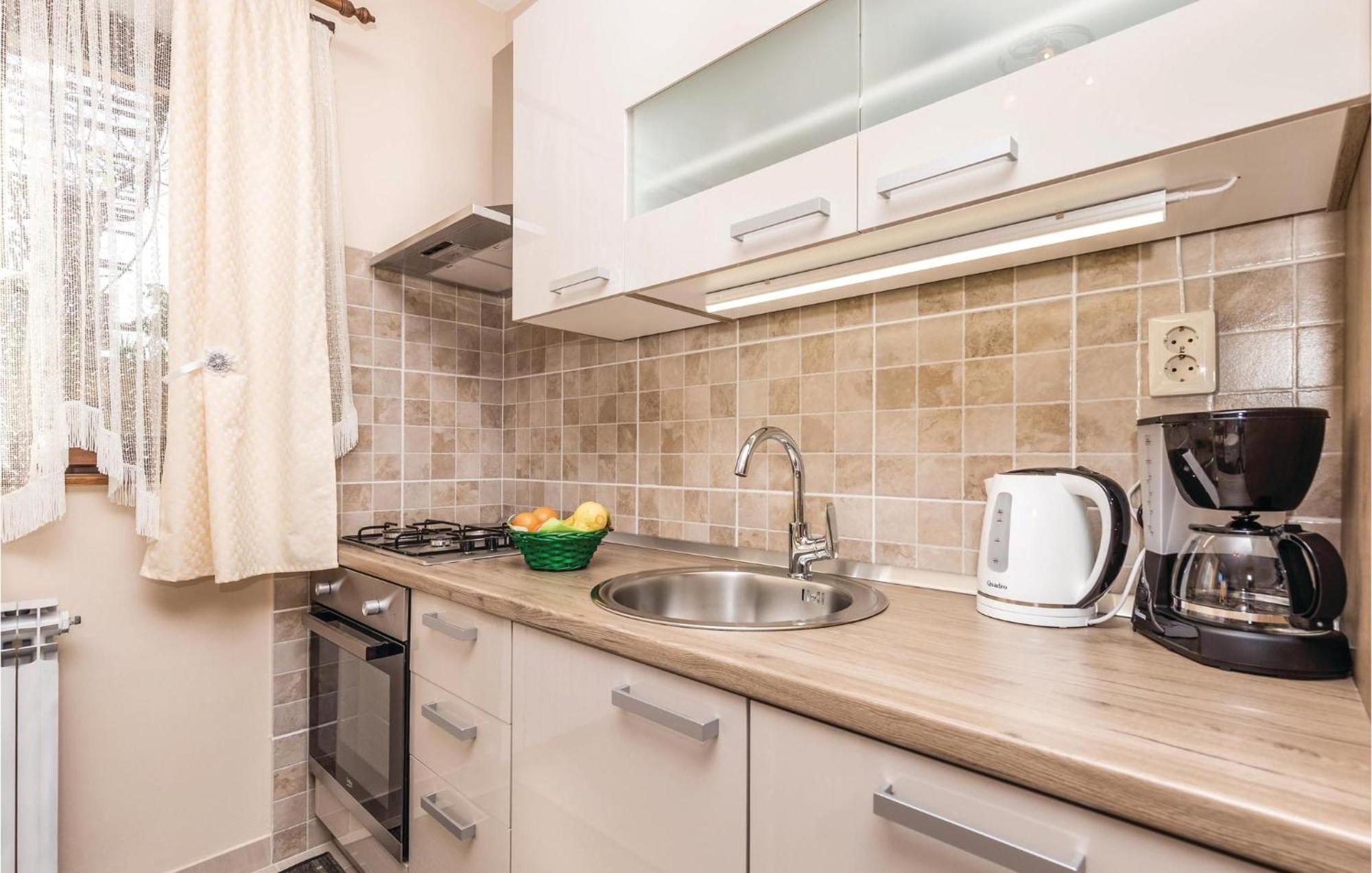 Cozy Apartment In Lovran With Kitchen Extérieur photo